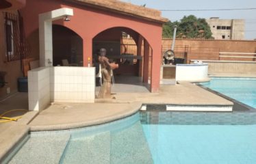 Saly – Villa 3 chambres sur un terrain de 600 m2 avec piscine à vendre.
