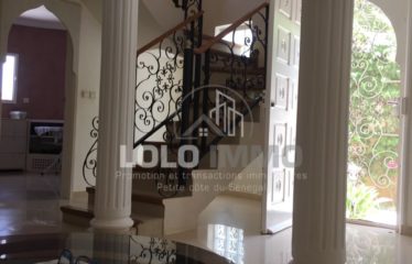 SALY : Villa à vendre 5 chambres dans quartier résidentiel avec piscine