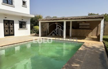 Nguérigne – Villa 4 chambres en R+1 avec piscine sur terrain de 1450 m2