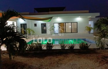 NGAPAROU – VILLA contemporaine 5 chambres avec piscine à vendre