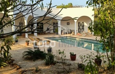 Keur Gondé/Nguékokh – Villa 4 chambres avec piscine sur terrain de 3 100 m2 à vendre