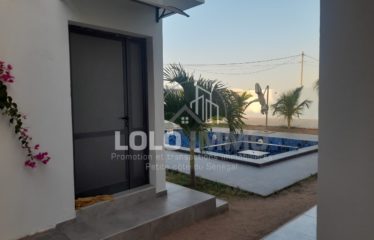Nguérigne/Sinthiane – Villa contemporaine R+1 avec piscine à vendre.