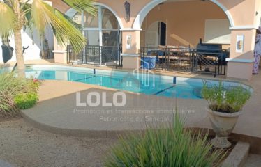 Ngaparou – Villa 2 chambres avec piscine à vendre.