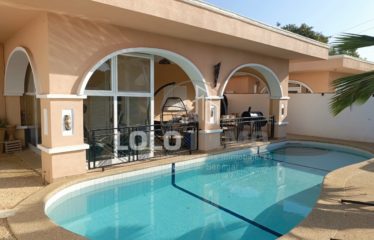 Ngaparou – Villa 2 chambres avec piscine à vendre.