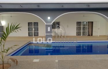 Ngaparou – Villa 3 chambres et un studio avec piscine à louer (longue durée).