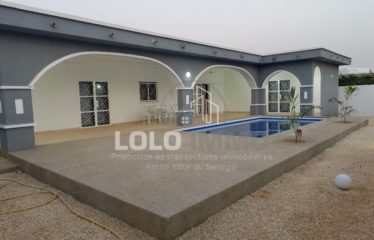 Ngaparou – Villa 3 chambres et un studio avec piscine à louer (longue durée).