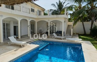 Ngaparou – Villa 3 chambres avec piscine deuxième ligne à vendre