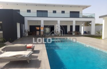 Nguérigne – Villa contemporaine standing 4 chambres avec piscine à vendre.
