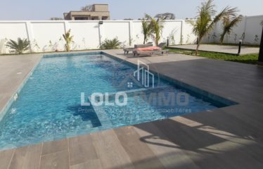 Nguérigne – Villa contemporaine standing 4 chambres avec piscine à vendre.