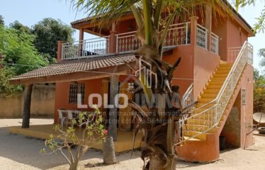 Warang – Villa 2 chambres proche plage à vendre.