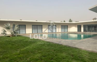 Nguérigne – Villa haut standing 5 chambres avec piscine à vendre.