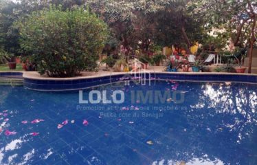 Ngaparou – Villa paisible au coeur d’un joyau arboré avec piscine à vendre